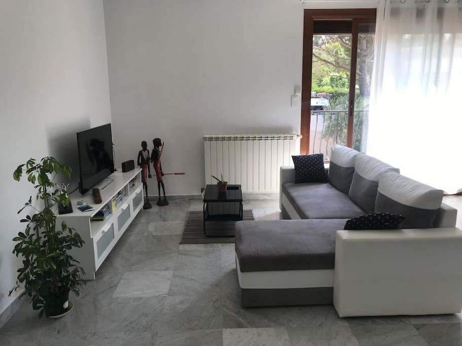 Haut De Maison Entierement Renove Avec Garage Carnoux-en-Provence Luaran gambar